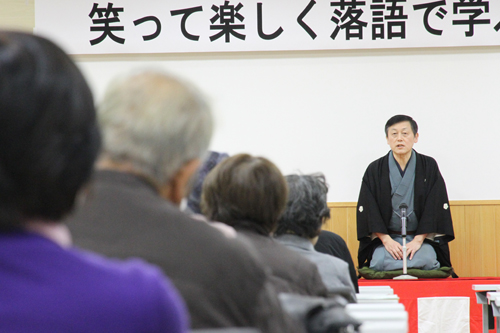 落語家の桂ひな太郎さんによる成年後見落語「後見爺さん」