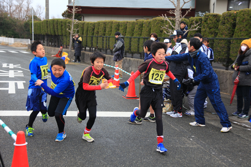 2チーム同時にタスキリレー