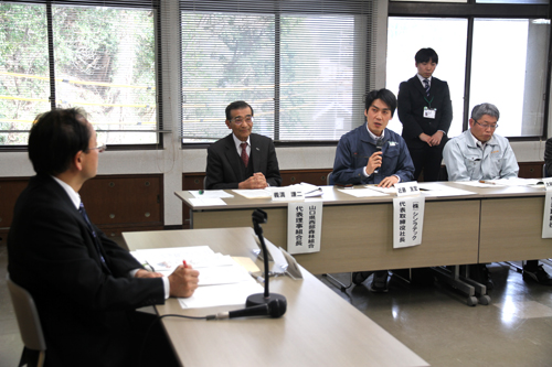 長門市の素材生産の現状と課題など、委員らで意見交換が行われた