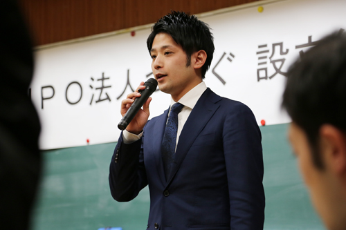 「雇用のミスマッチをなくすため、人と人、企業と人がつながるためのハブとして活動を」と岡藤理事長
