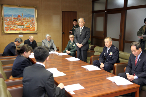 「愛される、親しまれる、信頼される自衛官になってほしい」と家族会の山下会長