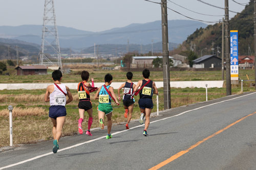 宗頭文化センターからは、長門市を含む5チームが2位争いを繰り広げた