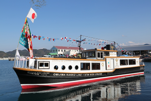 長門おもちゃ美術館で運行されるキッズクルーズ船「弁天（べんてん）」