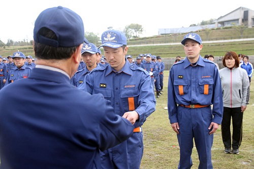 消防団の部では深川北分団第3部隊が、女性の部では日置婦人防火クラブが優勝した