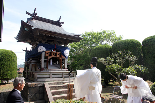 三隅八幡宮の古屋正次宮司が祝詞を奏上