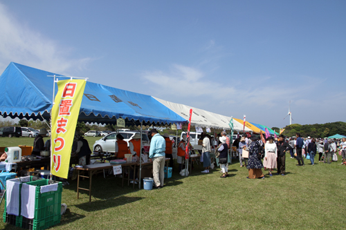 昨年の菅無田公園から千畳敷に会場を移して開催