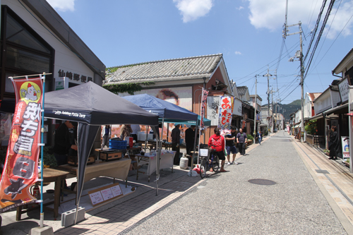 みすゞ通りを中心に初開催された「仙崎軒先ツバメMARKET」