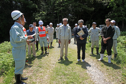 点検結果について、県の担当者からため池管理者に指導がされた