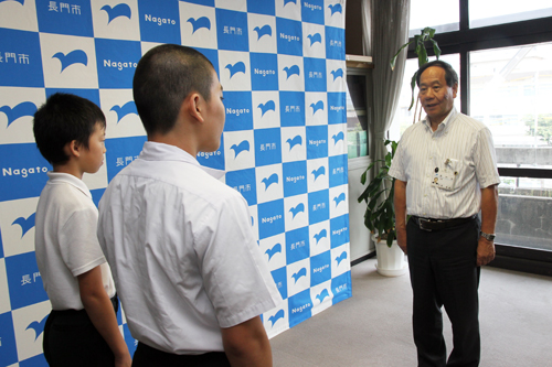 「全国のレベルをつかみ、今後の剣道の練習の糧にしてほしい」と大西市長