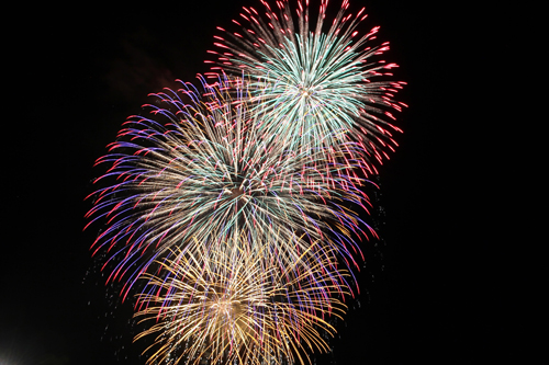 約3,000発の花火が夜空を彩った