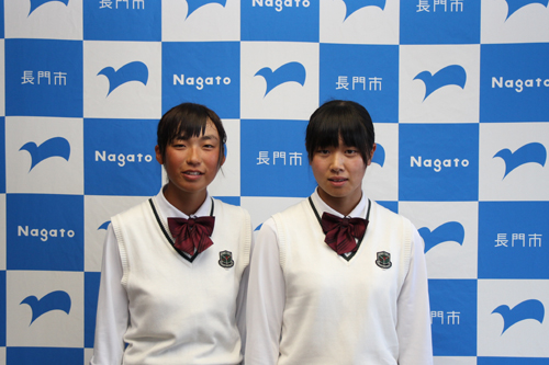 ソフトテニスで出場する(左から)永山　愛沙実さん、山田　奈々さん