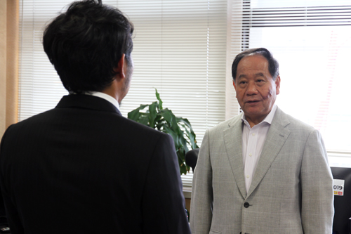 「さまざまなことにチャレンジする姿が地域に大きな勇気を与えたと思う」と大西市長