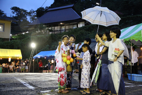 俵山の風情が漂うなじみの納涼祭