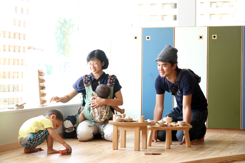 長門おもちゃ美術館は4月7日の開館以降、135日目での2万人到達となった