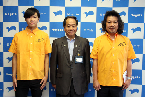 全国理容競技大会に親子で出場する久永秀成さん（写真左）と博司さん（写真右）