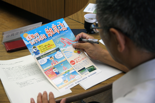 離岸流に流されたときは慌てずに横に逃れることが大切