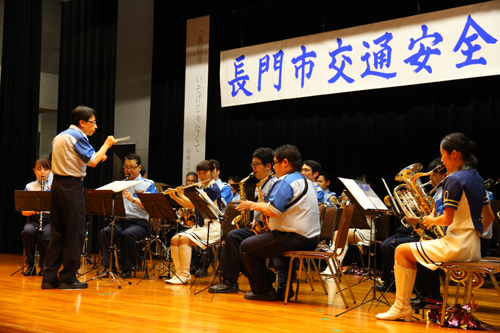 山口県警察音楽隊の演奏会も行われた