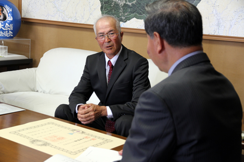 「40年務められたのも周りの団員のおかげ」と語る木村さん