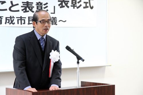 「家族への感謝の気持ちや思いやりの心が地域に広がってほしい」と山本会長