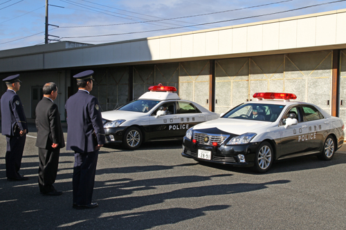 篠原警察署長、大西市長らにより車両点検などが行われる