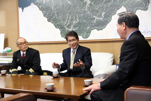消防団員としての活動の思い出を語る流田さん