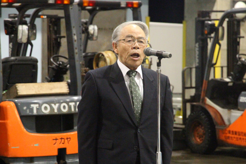 山口県漁業協同組合長門統括支店の藤田昭夫運営委員長の力強い挨拶とともに初競り式が開式
