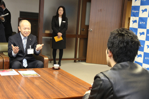 大谷副市長が長門市の観光の現状などを説明