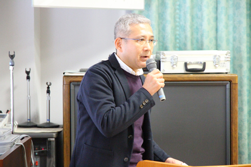 司会を務めた長門市障害者自立支援協会子ども支援部会長の前田和治氏