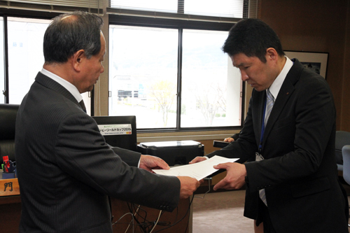 任期は1年で週1回長門市役所に来庁