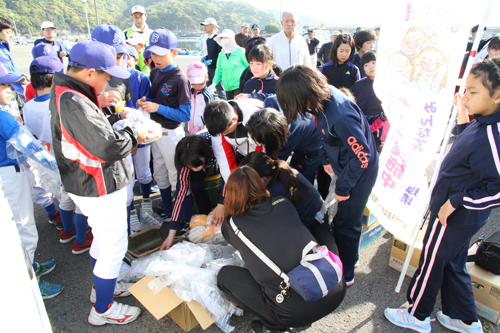 ごみ袋をたくさん持って、いざ出発