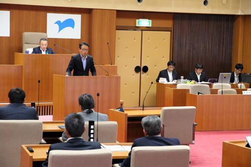 副議長に選出された大草博輝議員