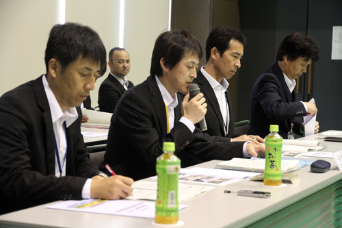 今年度の事業計画や予算案が事務局より提案され、承認された
