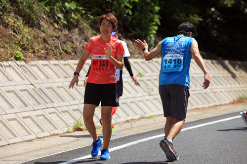 ゲストランナーの中村友梨香さんが激励