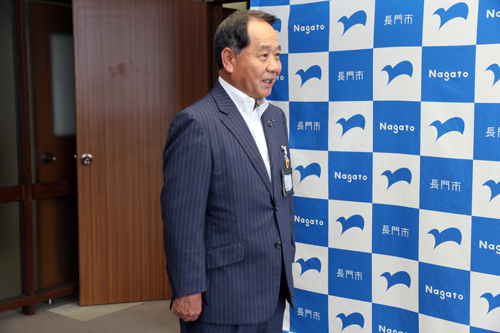 大西市長は「悔いの残らないように頑張ってください」と激励