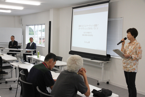 「今年は木育推進とおもちゃ美術館の運営の２本柱で取り組みたい」とNPO法人 人と木の岩本理事長