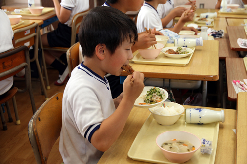 「くちびるに脂がつくほど脂がのっている、いつものあじと全然違う」との感想