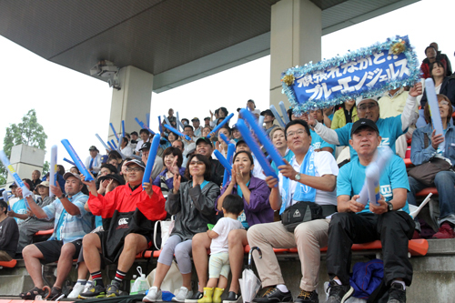 会場となった裾野運動公園には長門市や関東地区から多くのサポーターが駆け付けた