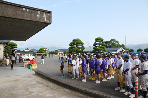 日置農村環境改善センターでは約100人が参加