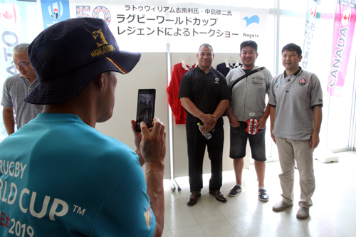 イベント終了後には写真撮影などが行われました