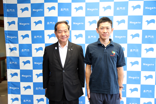 自転車で全国大会に出場する白石真悟さんの激励会が、長門市役所で行われました