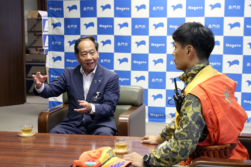 「中野隊員の行動力で長門市に風を起こしてほしい」と大西市長