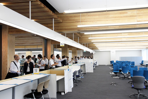 基調講演後、新庁舎に移動し、見学会を開催