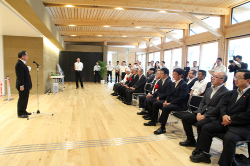 市議会議員や自治会長、市職員ら約70人が出席