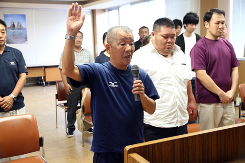 選手を代表して軟式野球の長門ベイスターズ大下選手が決意表明を行いました