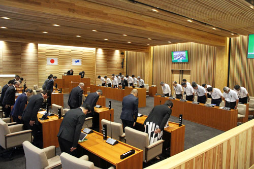 県内初の対面式議場となった新議場