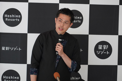 「界 長門」の総支配人を務める三保裕司さんが概要を説明