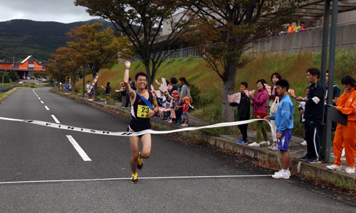 高校・一般の部の優勝は油谷