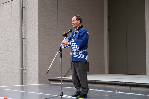 大西市長が「さまざまなイベントが企画されているゆやふるさとまつりが大いに盛り上がれば」とあいさつ