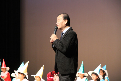 伊藤寿真男代表は「素晴らしい舞台をここ油谷から発信していけたら」とあいさつ