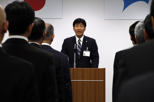 「長門市全体がワンチームとなり、人口減少問題と戦っていかなければ」と訓示